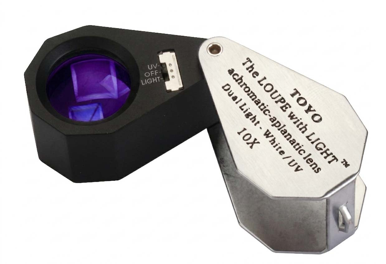 Toyo 10X Daylight LED & UV Light Loupe