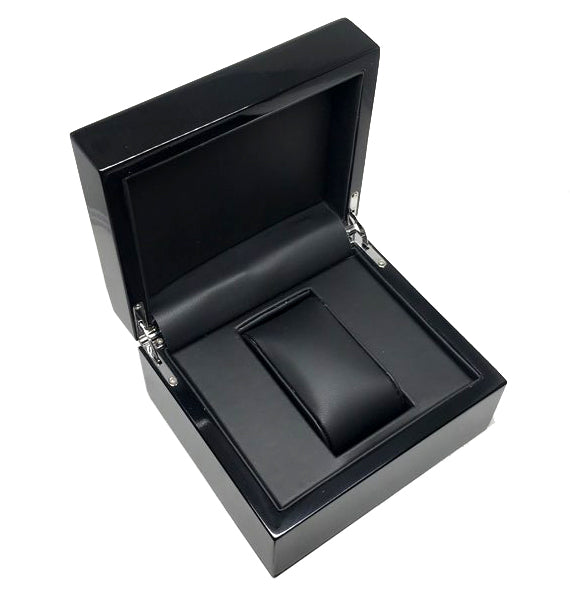 Diplomat "Estate" Watch Box in Piano Black or Mahogany